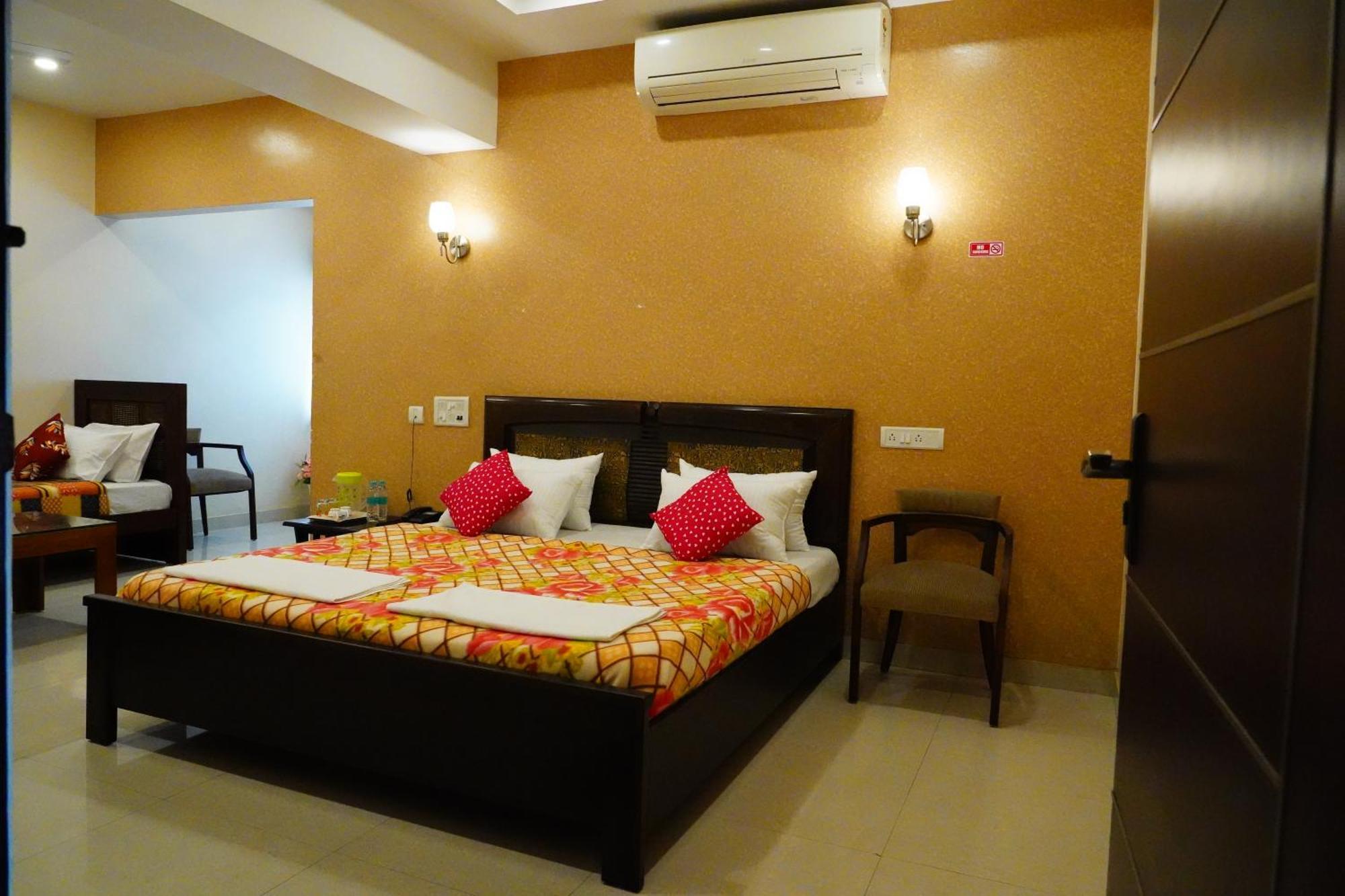 Vinayagam Residency Hotell Arcot Eksteriør bilde
