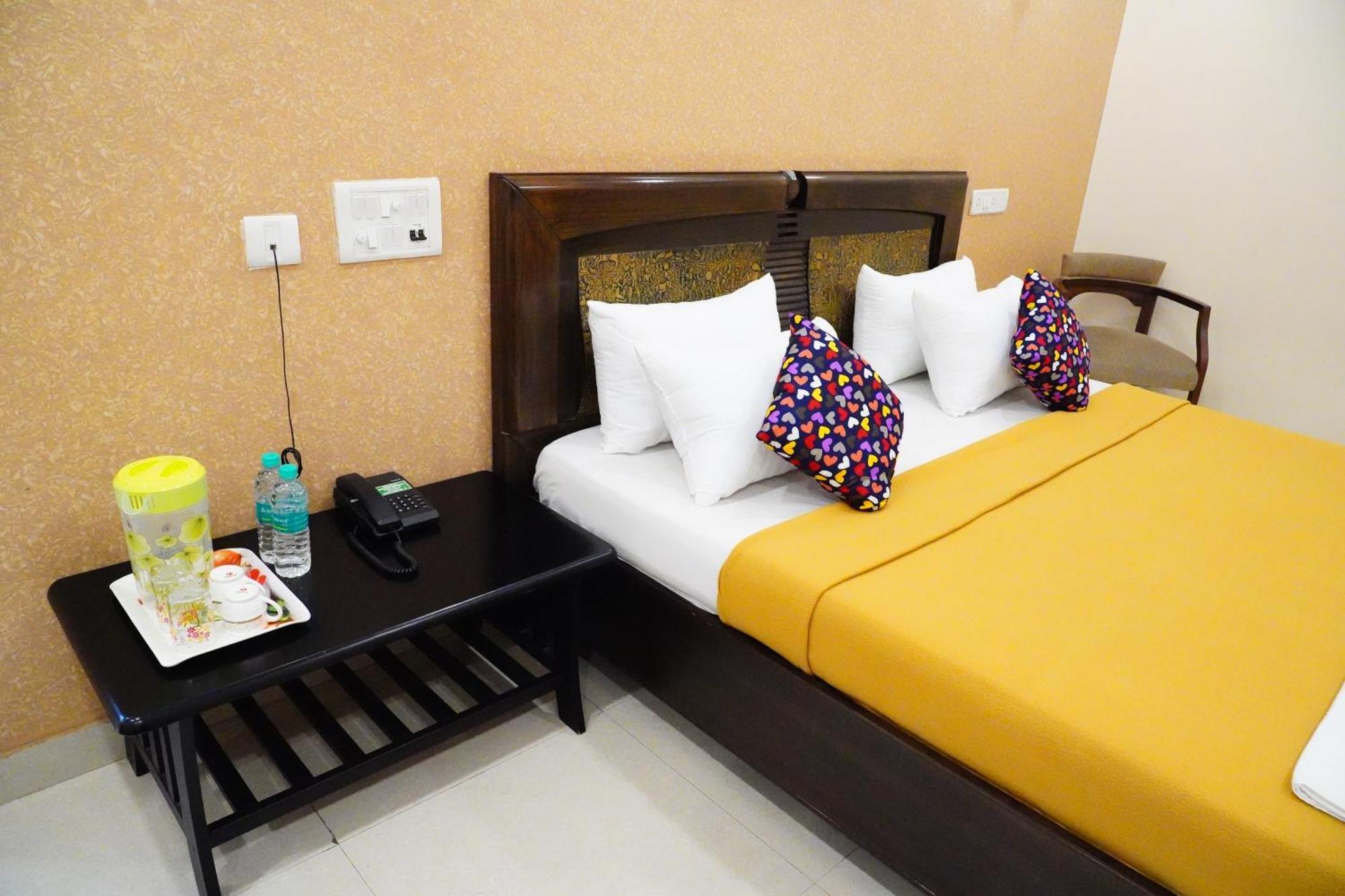 Vinayagam Residency Hotell Arcot Eksteriør bilde