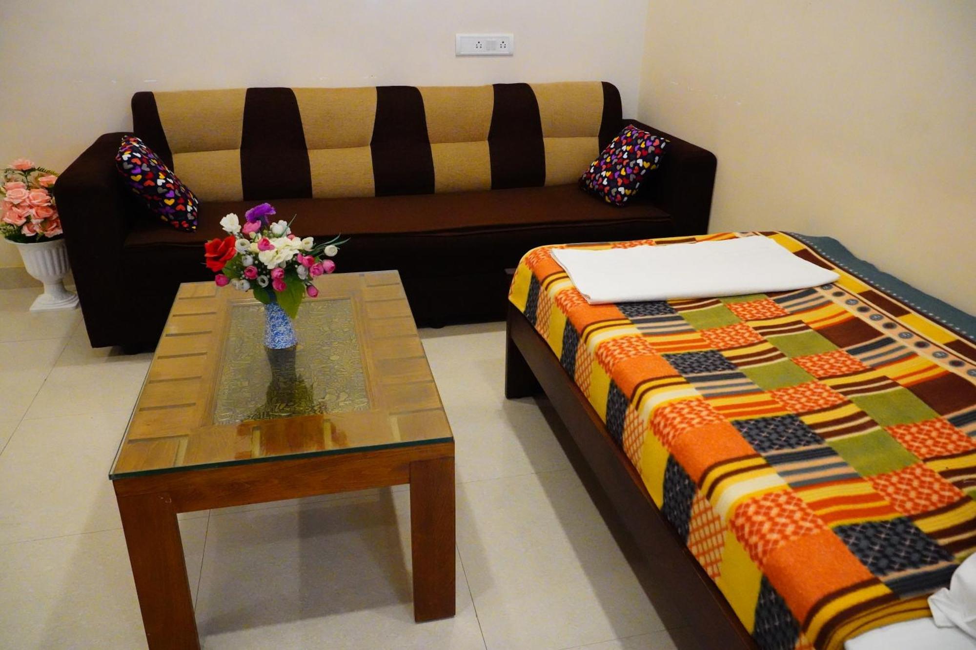 Vinayagam Residency Hotell Arcot Eksteriør bilde