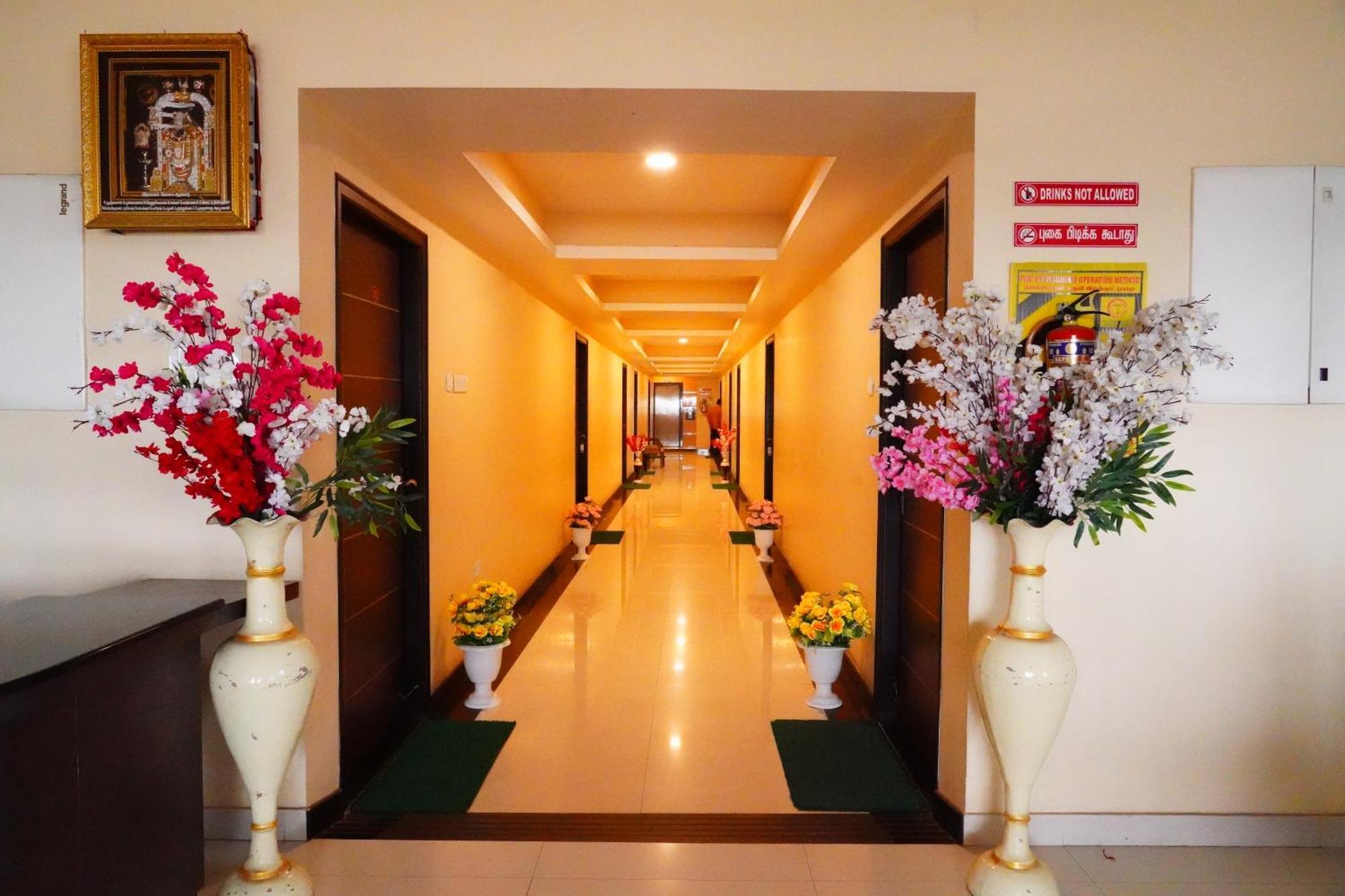 Vinayagam Residency Hotell Arcot Eksteriør bilde